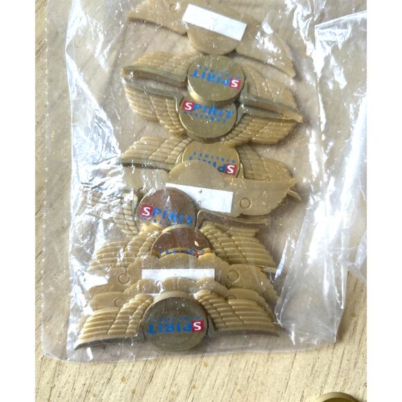 VTG pilot wings Spirit Airlines stewardess Junior Pilot Kiddie Wings Lot Of 18 - Picture 5 of 6